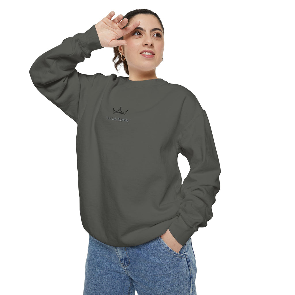 Minimal Sailboat Crewneck Sweatshirt — 'Sail the Sea' Graphic