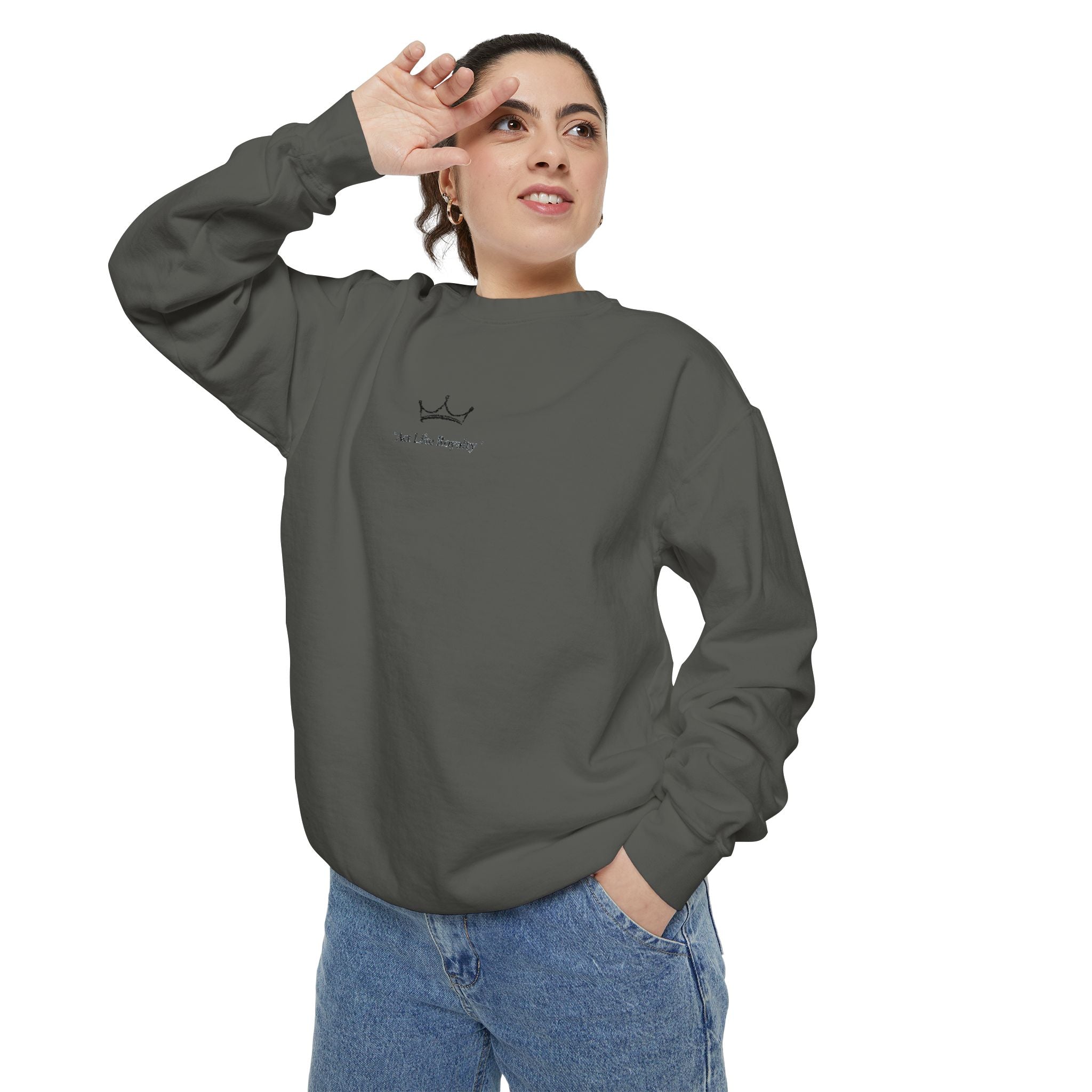 Minimal Sailboat Crewneck Sweatshirt — 'Sail the Sea' Graphic