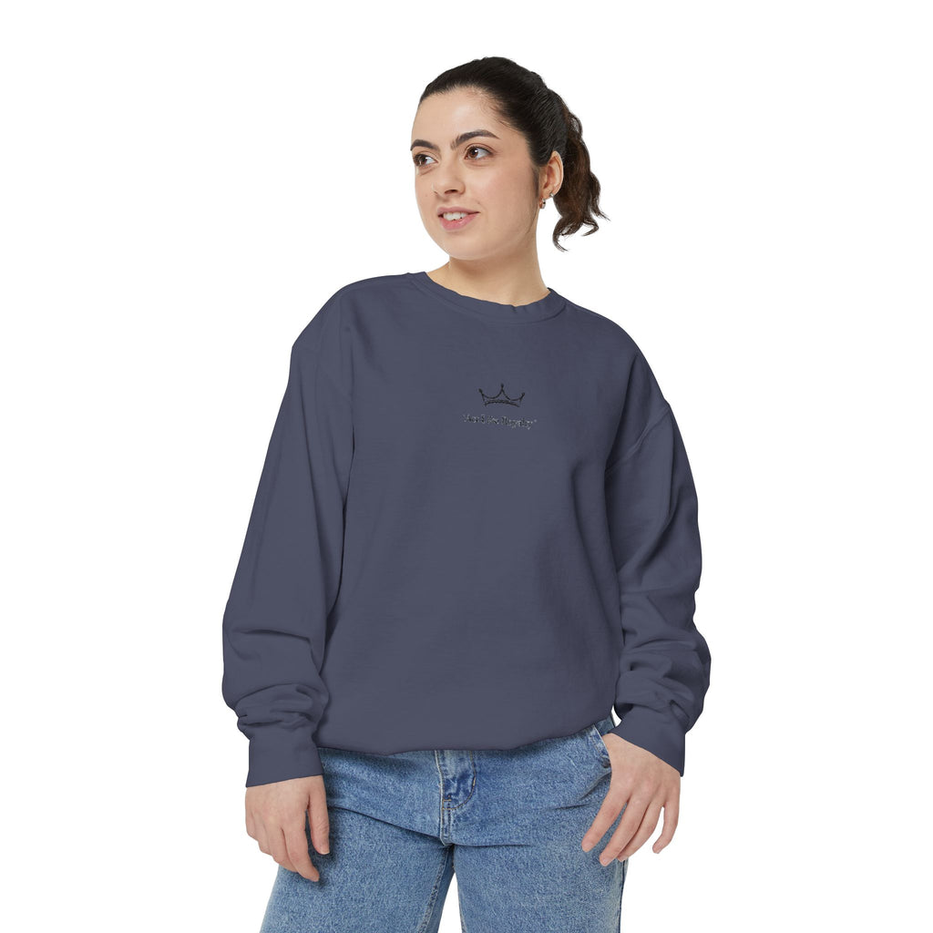 Minimal Sailboat Crewneck Sweatshirt — 'Sail the Sea' Graphic