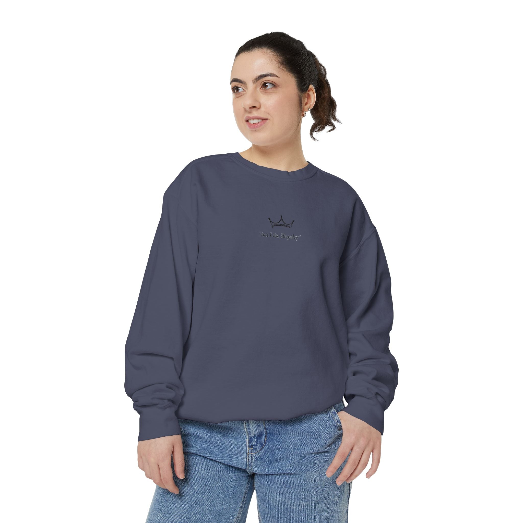 Minimal Sailboat Crewneck Sweatshirt — 'Sail the Sea' Graphic