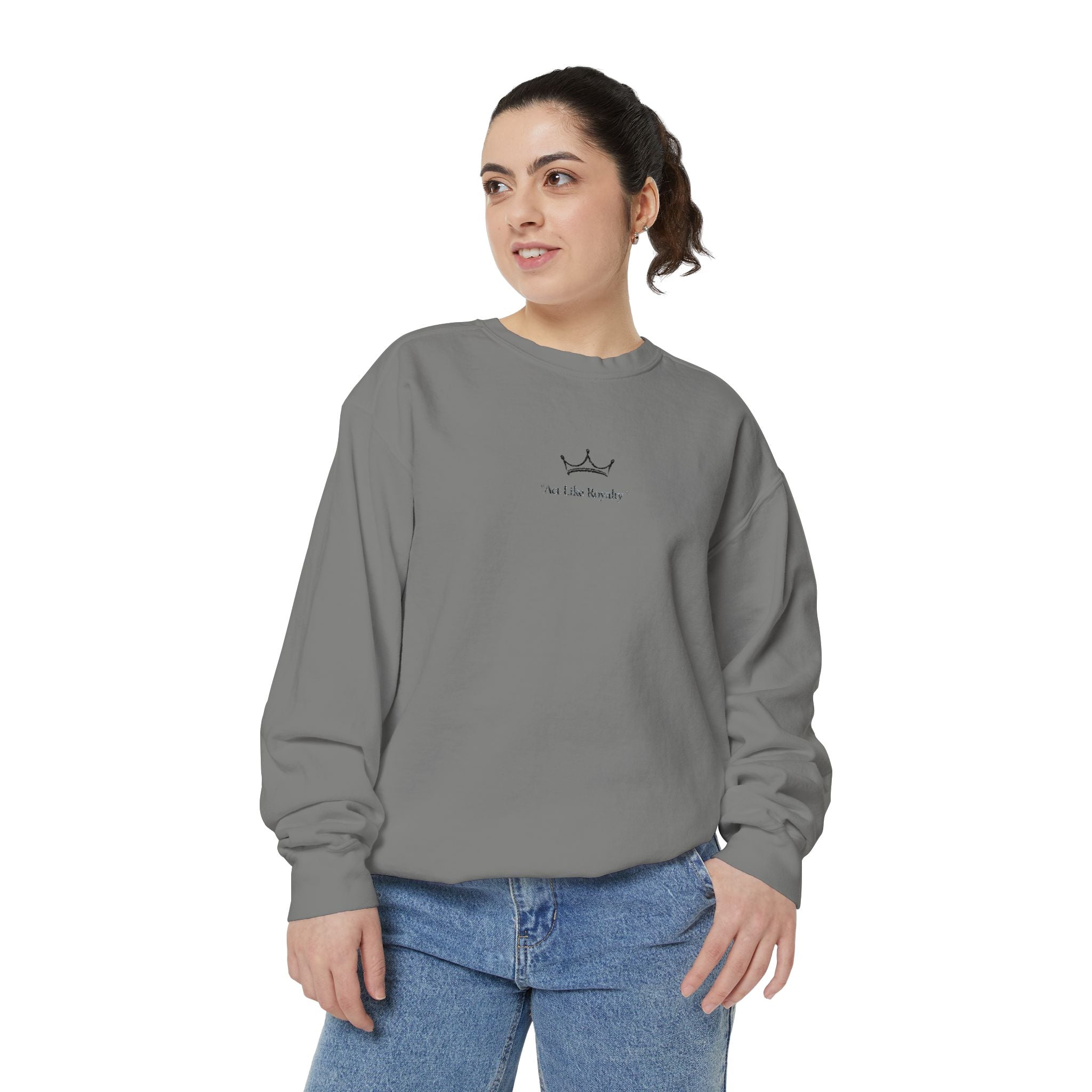 Minimal Sailboat Crewneck Sweatshirt — 'Sail the Sea' Graphic