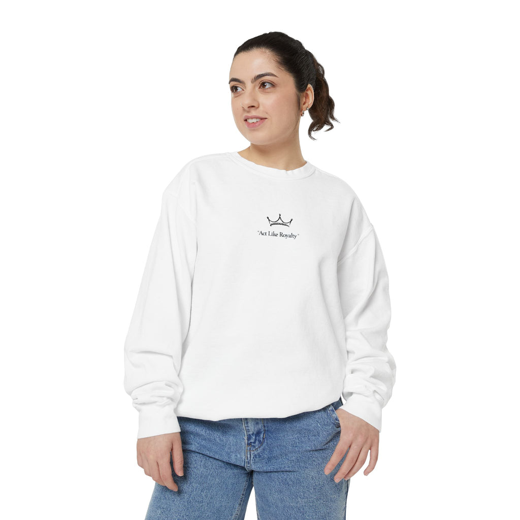 Minimal Sailboat Crewneck Sweatshirt — 'Sail the Sea' Graphic