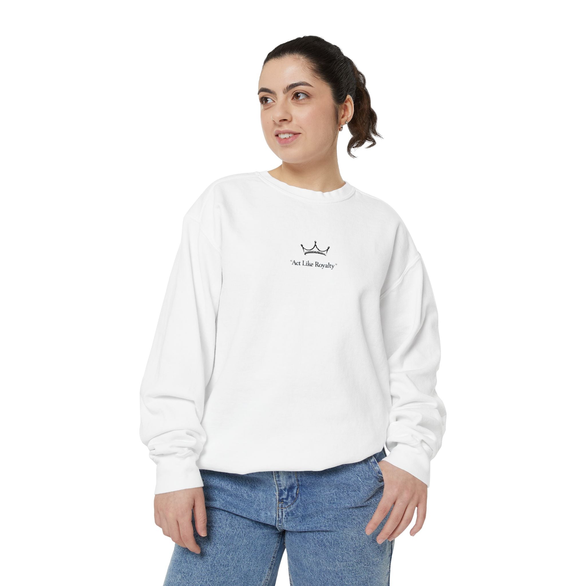 Minimal Sailboat Crewneck Sweatshirt — 'Sail the Sea' Graphic