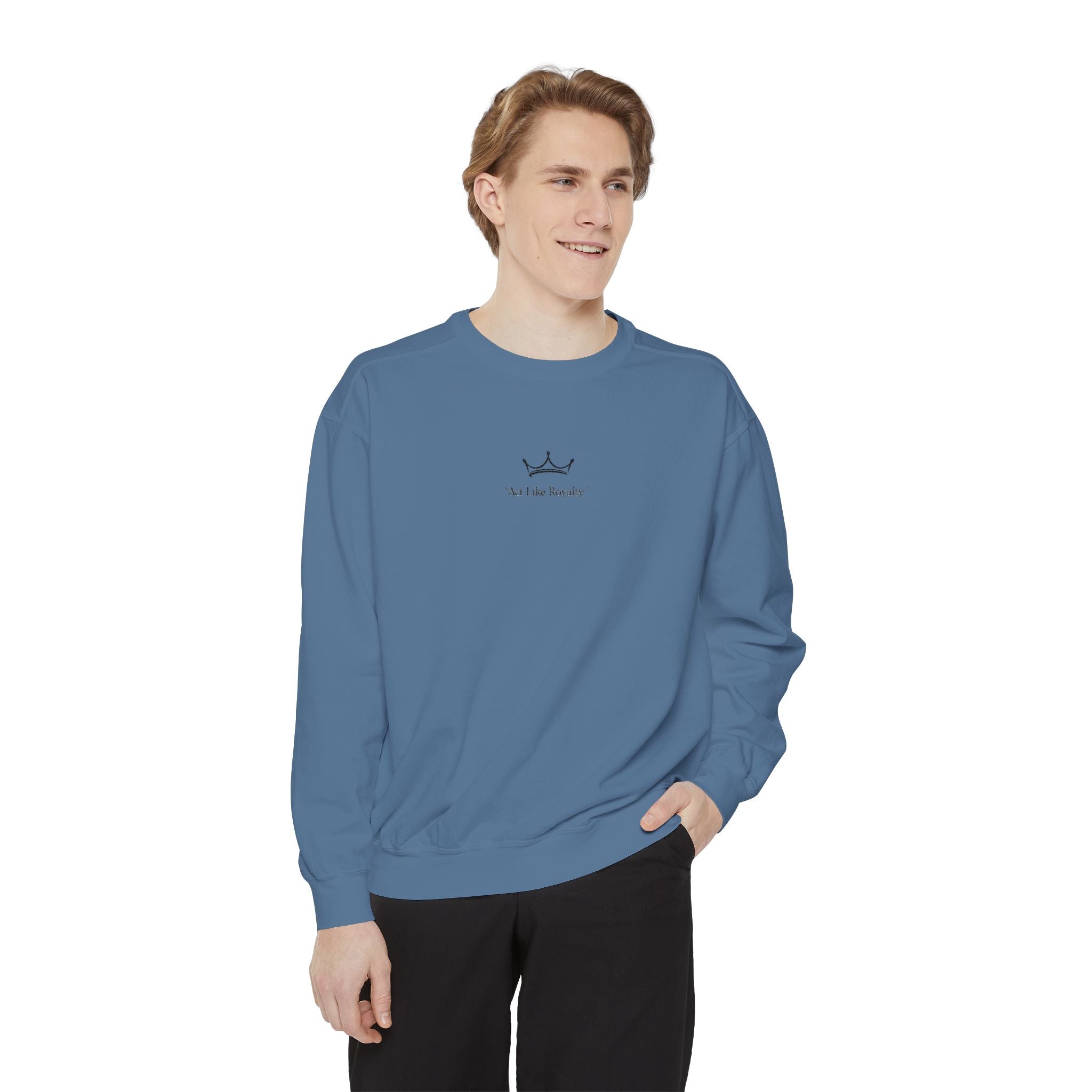 Minimal Sailboat Crewneck Sweatshirt — 'Sail the Sea' Graphic